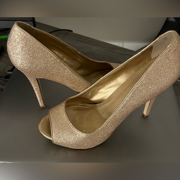 ALDO Gold Shimmer Peep Toe Platform Heels - Picture 1 of 10